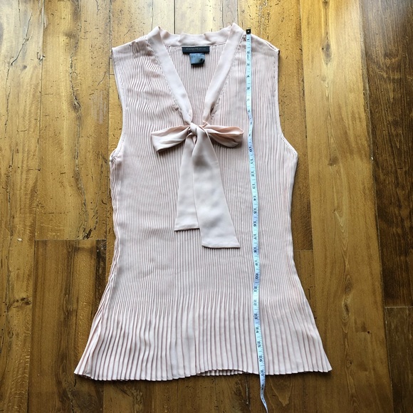 Donna Karan Pleated Blouse NWOT - Picture 4 of 8